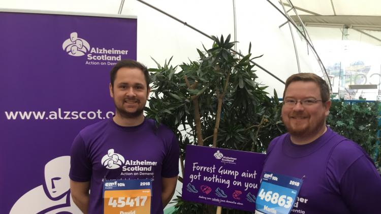 Two men get ready to run a fundraising event for Alzheimer Scotland